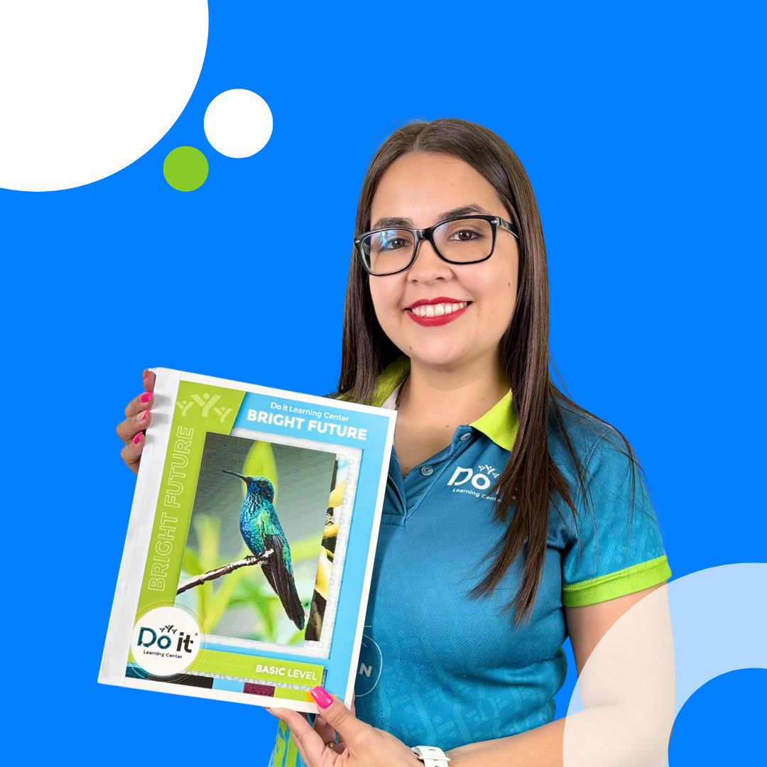 Docente de Do It con libro Bright Future